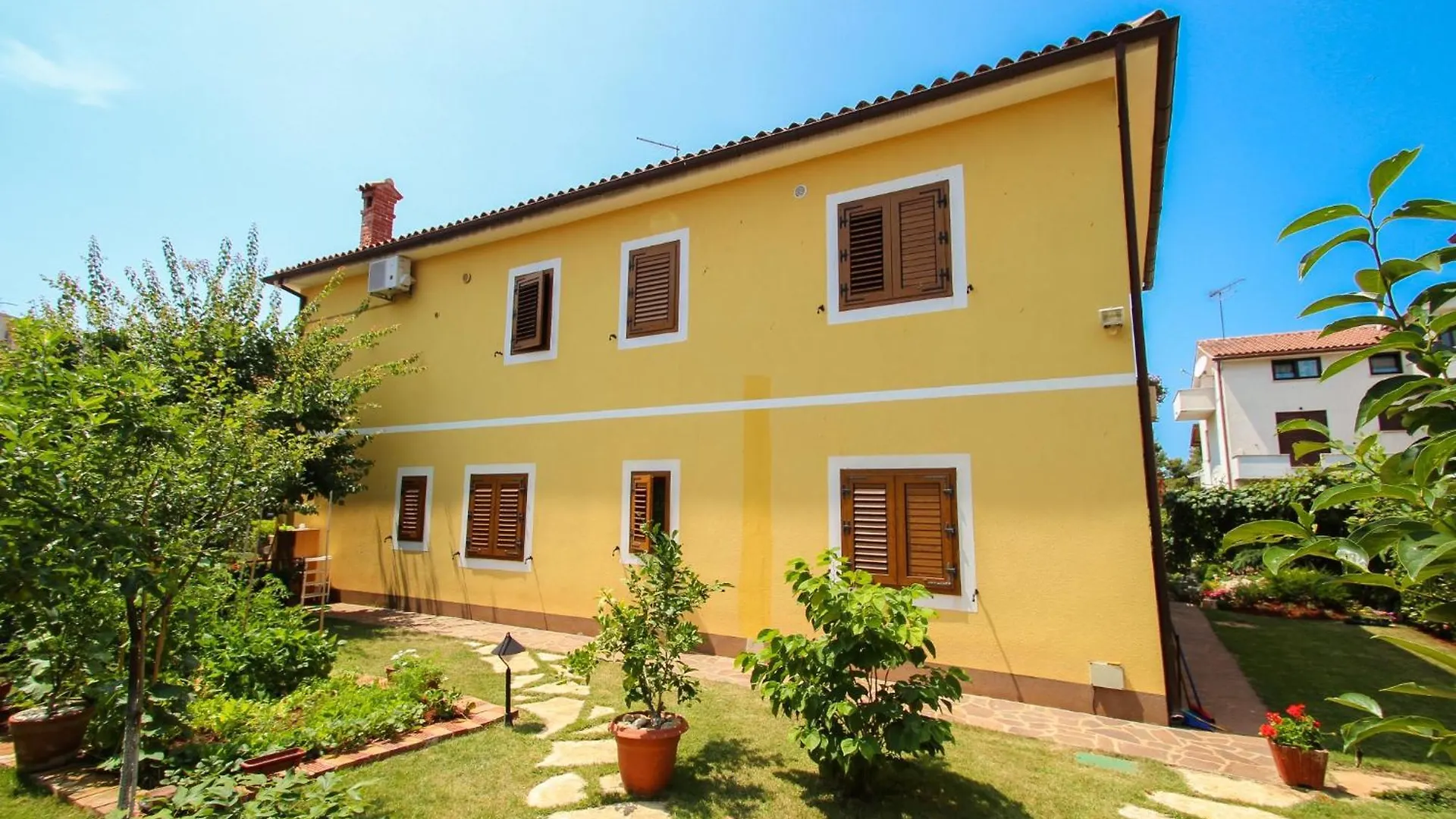 Alenka Green Novigrad Istria Kroatien
